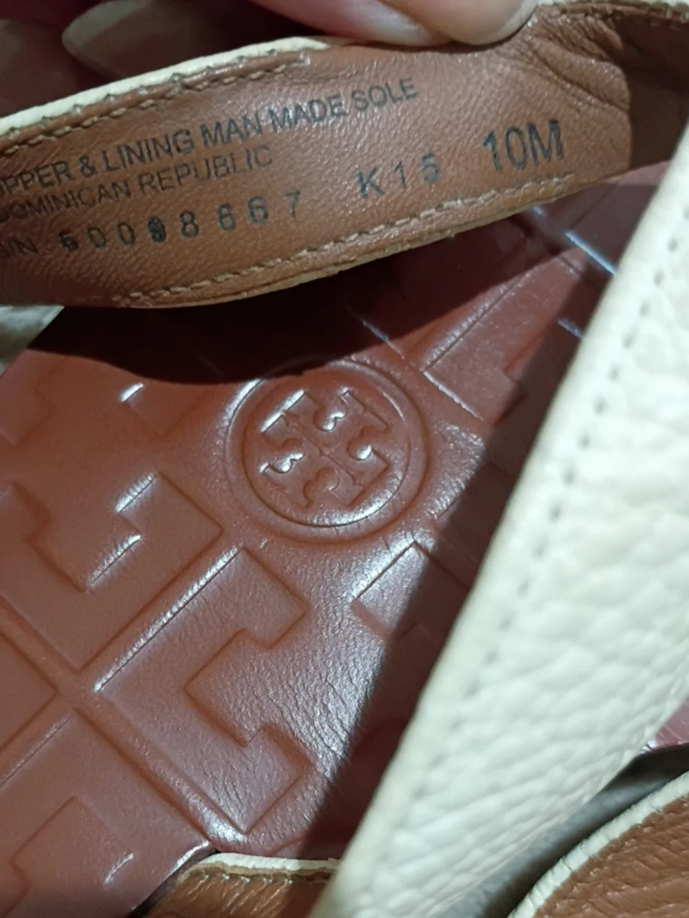 Tory Burch Cream Leather Strap Sandals with Gold Logo.Very good condition